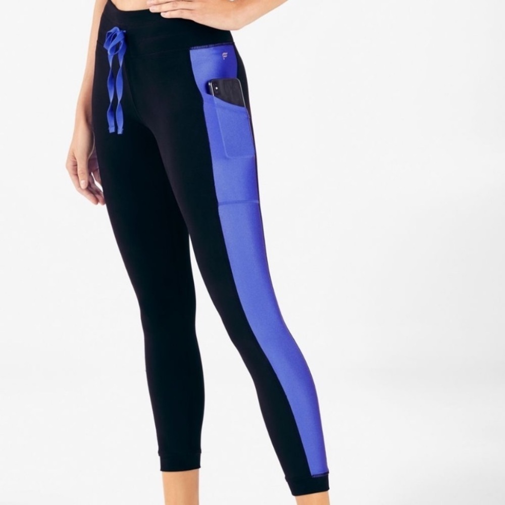 Fabletics Mid-Rise Powerhold Tie Waist 7/8 Leggings. Size Small.